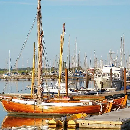 Moderne Ostsee-auszeit Mit Seeblick *